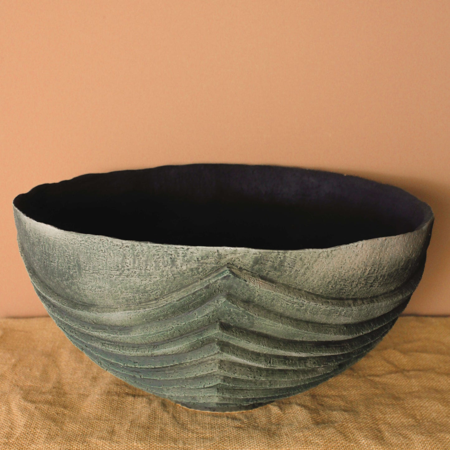 Siyah İçi El Yapımı Yeşil Seramik Kase - Wild n Clay Ceramics