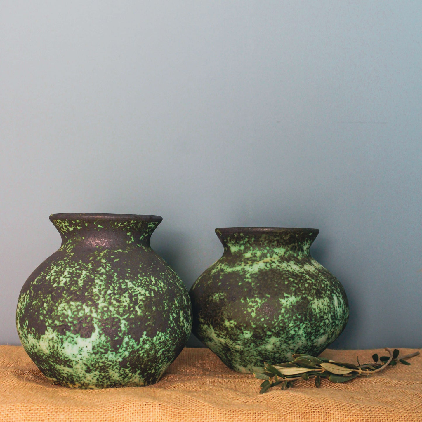 El İşi Yeşil Seramik Vazo - Wild n Clay Ceramics