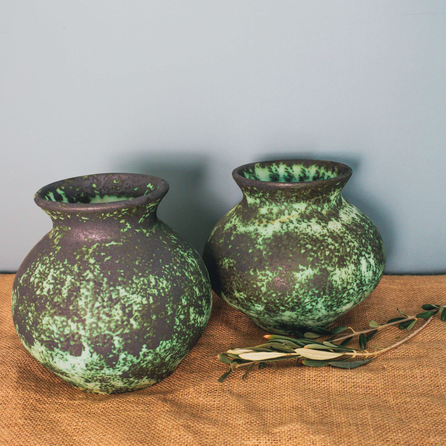 El İşi Yeşil Seramik Vazo - Wild n Clay Ceramics